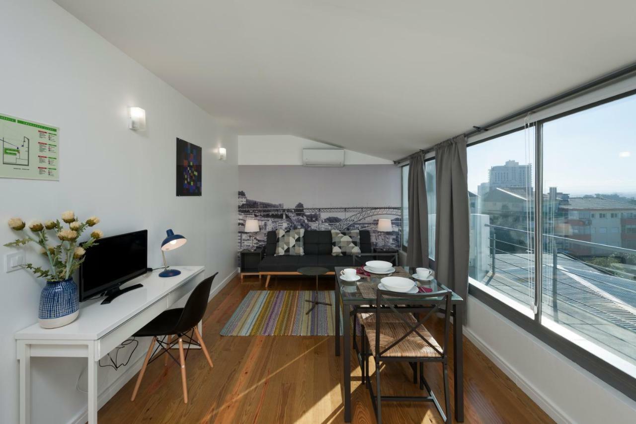 Apartament Nabaixa *